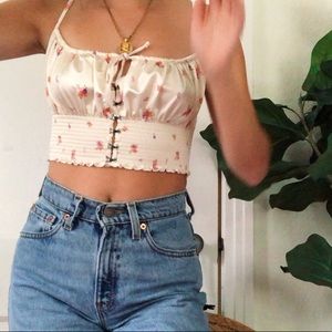 Urban Outfitters Beige Floral Crop Top 🌸